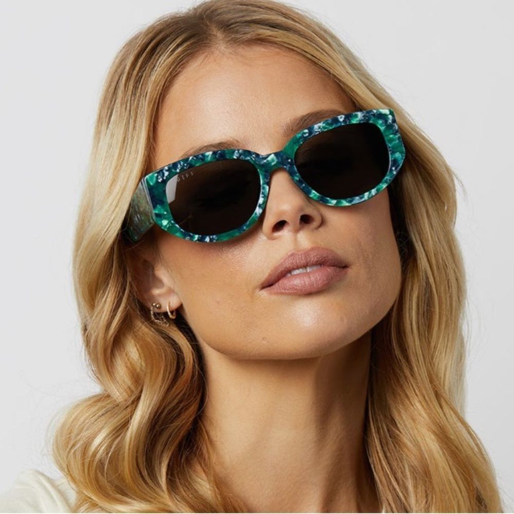 DIFF Drew 54mm Polarized Oval Sunglasses, 100% UV Protection, Green/Black, NWT - Picture 2 of 5